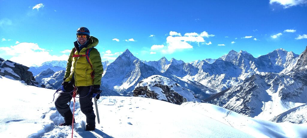 Lobuche Peak Climbing Via EBC Trek 17 Days