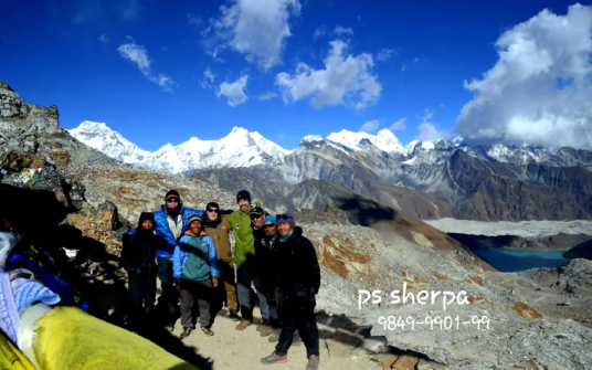 Gokyo Lakes and Renjo La pass trek