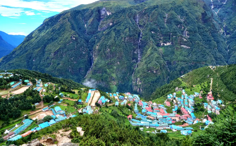 Lukla to Namche Distance in Kilometers and Hours