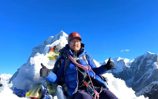 Lobuche Peak Climbing 14 Days
