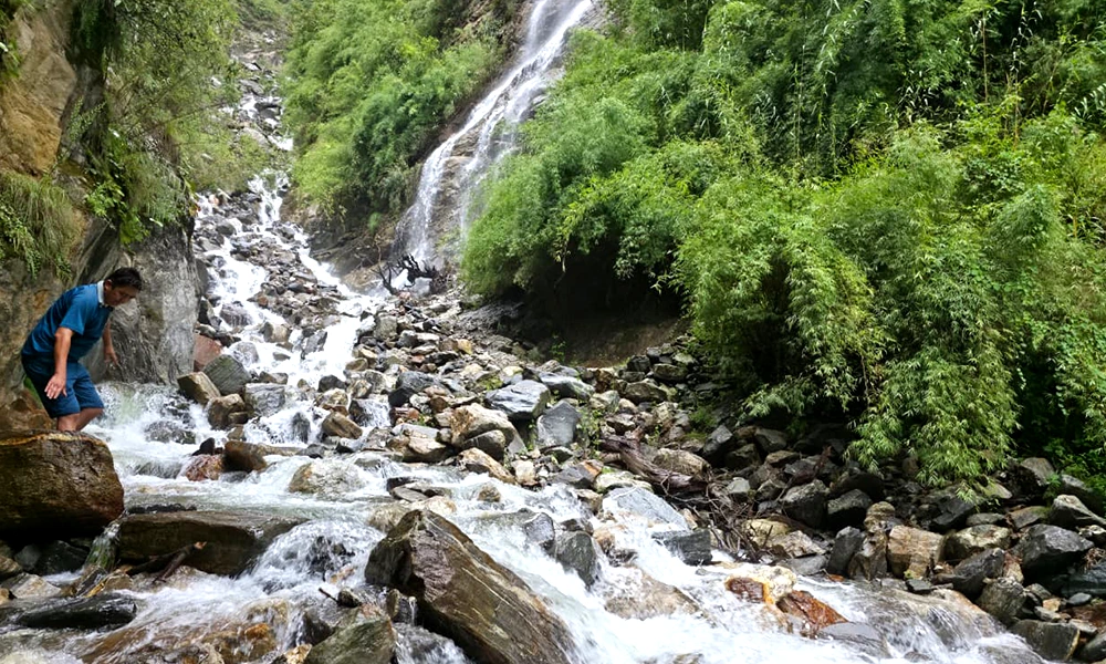 It's an challenging adventure to manaslu circuit trek in Nepal